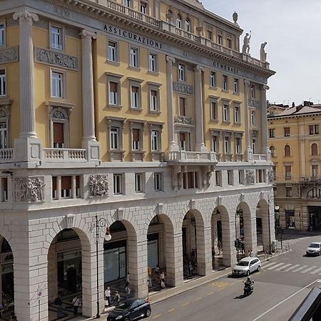 Trieste Center Rooms & Apartments - Fiori Di ตรีเอสเต ภายนอก รูปภาพ