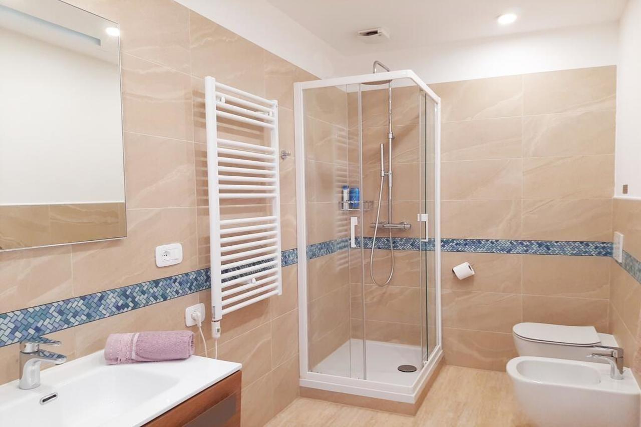 Trieste Center Rooms & Apartments - Fiori Di ตรีเอสเต ภายนอก รูปภาพ