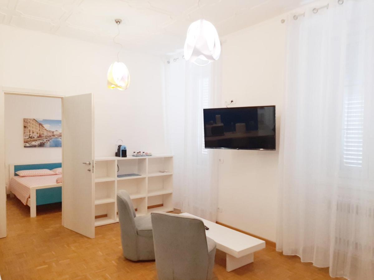 Trieste Center Rooms & Apartments - Fiori Di ตรีเอสเต ภายนอก รูปภาพ