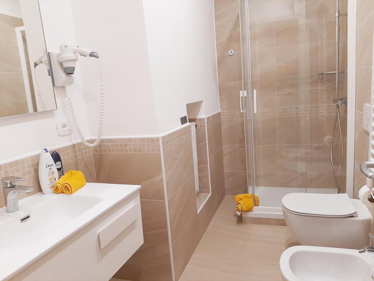 Trieste Center Rooms & Apartments - Fiori Di ตรีเอสเต ภายนอก รูปภาพ