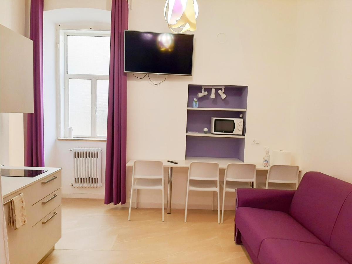 Trieste Center Rooms & Apartments - Fiori Di ตรีเอสเต ภายนอก รูปภาพ