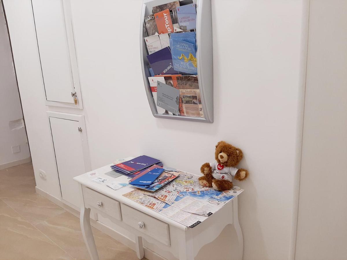 Trieste Center Rooms & Apartments - Fiori Di ตรีเอสเต ภายนอก รูปภาพ