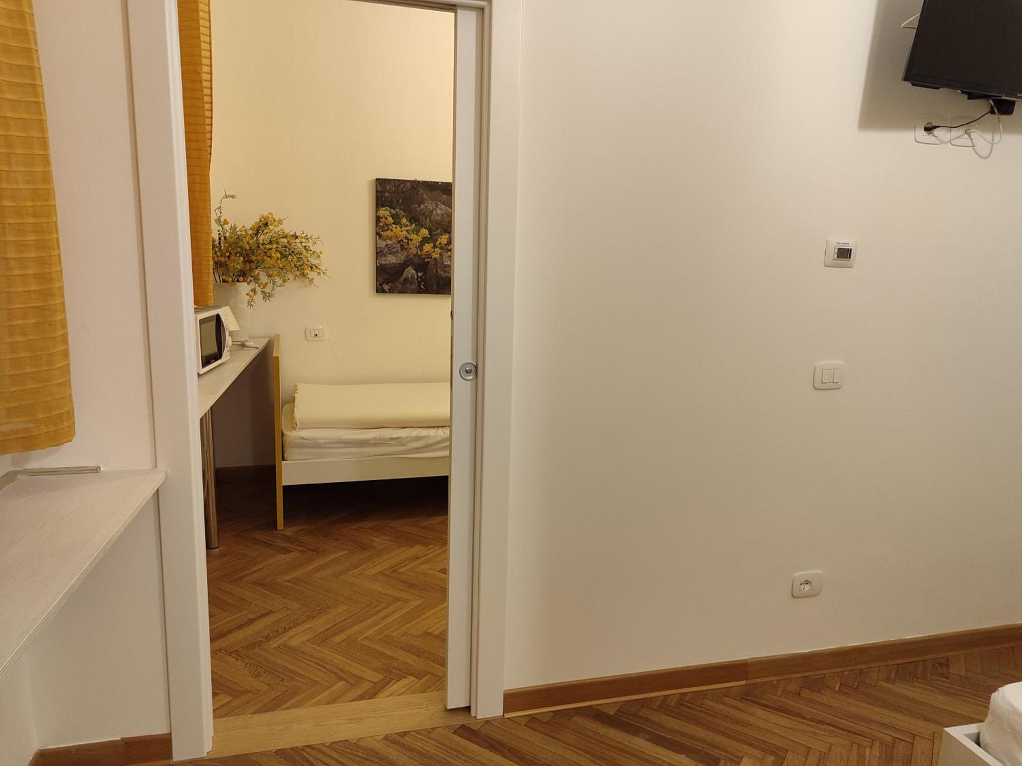 Trieste Center Rooms & Apartments - Fiori Di ตรีเอสเต ภายนอก รูปภาพ